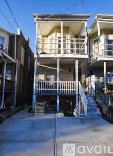 Main picture of 817 Chauncey Ave
