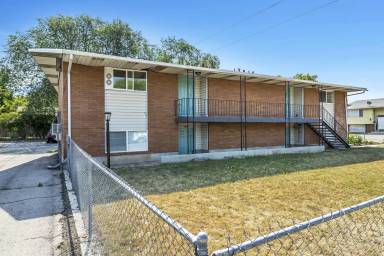 Main picture of 1092 N 150 W