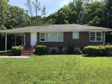 Main picture of 242 Jonesboro Rd