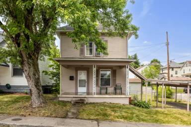 Main picture of 100 Carpenter St