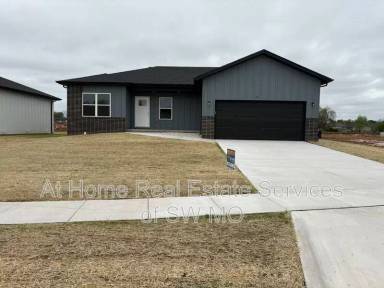 Main picture of 1331 S Shayla Ave