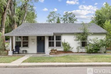 Main picture of 527 S Bryan Ave