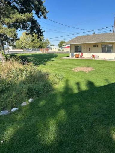 Main picture of 4413 Circle Pl NE