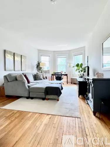 Main picture of 74 Walnut St