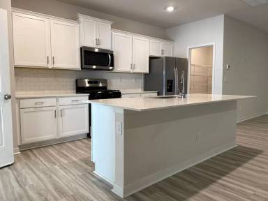 Main picture of 328 Ginsberg Rd