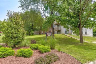 Main picture of Hampton Court Apartments