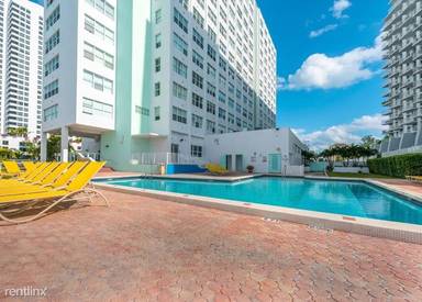 Main picture of Bay Garden Manor