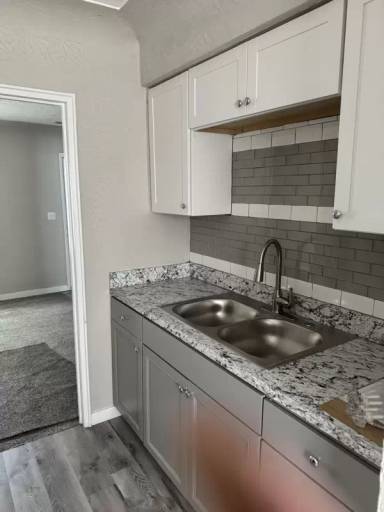 Main picture of 1976 Parkhill Dr