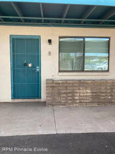 Main picture of 908 W 2nd St