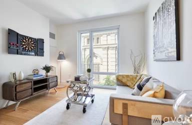 Main picture of 145 W 58th St