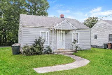 Main picture of 1208 Valley View St