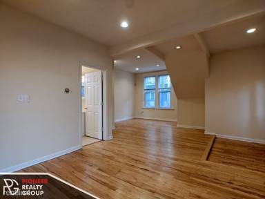 Main picture of 3250 N Lakewood Ave