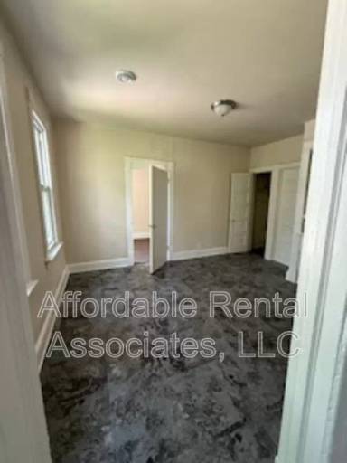 Main picture of 1001 S 24th St