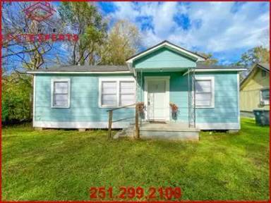 Main picture of 215 E Allenby St