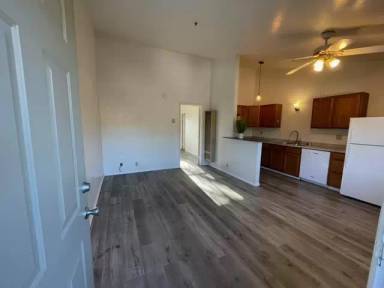 Main picture of 1215 Cacique St