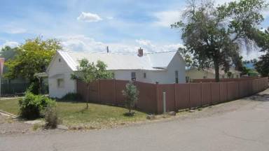 Main picture of 390 NW 5th St
