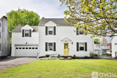 Main picture of 2449 E Livingston Ave