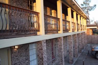 Main picture of 300 Petal Dr
