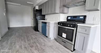 Main picture of 2528 Broadway