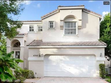 Main picture of 4745 NW 114th Dr