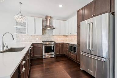 Main picture of 2810 W 43rd St
