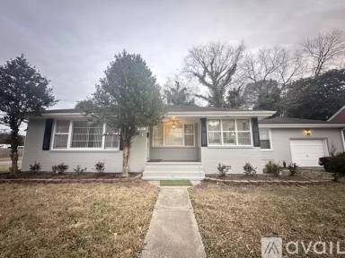 Main picture of 475 E Bayview Blvd