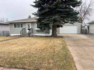 Main picture of 408 23rd Ave NE