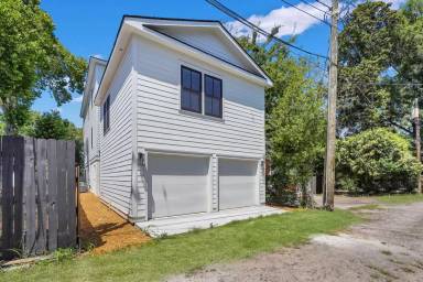 Main picture of 215 W Anderson St