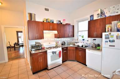 Main picture of 1863 Commonwealth Ave