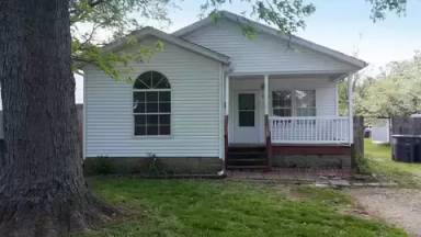 Main picture of 905 Stewart Ave