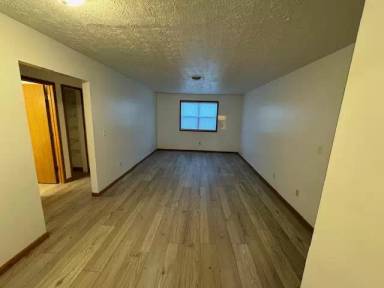 Main picture of 1112 W Main St