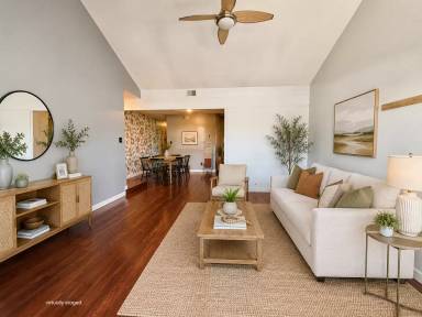 Main picture of 4524 Holly St