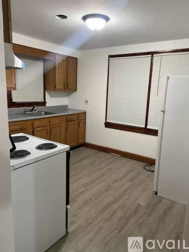 Main picture of 2715 Pioneer Rd