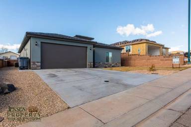 Main picture of 122 N 400 W