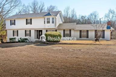 Main picture of 10085 College Rd