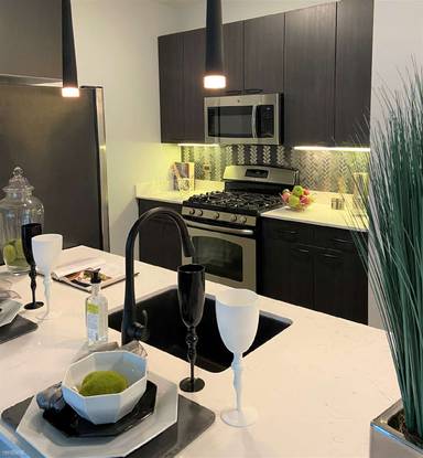 Main picture of 73 East Lake Apartments