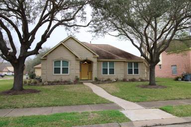 Main picture of 51 Cranberry Ct