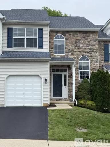 Main picture of 15 Emily Ct