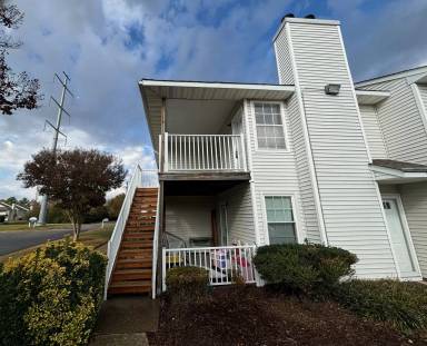 Main picture of 526 Peak Ct