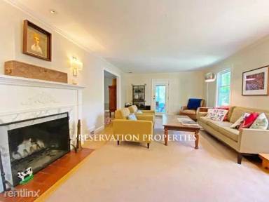 Main picture of 120 Atwood Ave