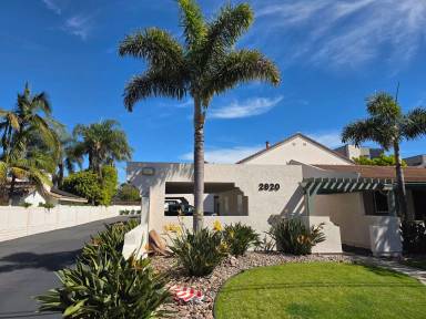 Main picture of 2820 Hope Ave