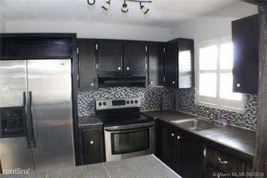 Main picture of 1498 Jefferson Ave