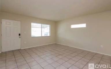 Main picture of 3412 E Flower St