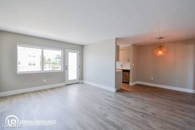 Main picture of 1600 West Ave