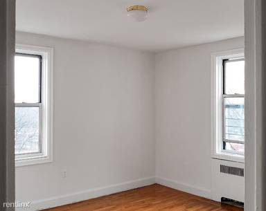 Main picture of Larchmont Acres Apartments