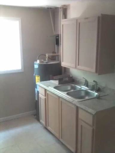 Main picture of 918 Williams St E