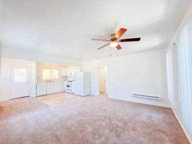 Main picture of 1000 E Burnett St