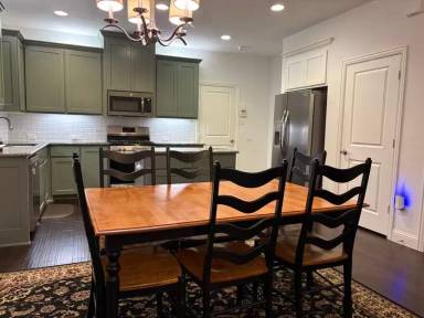 Main picture of 6201 Davison Way