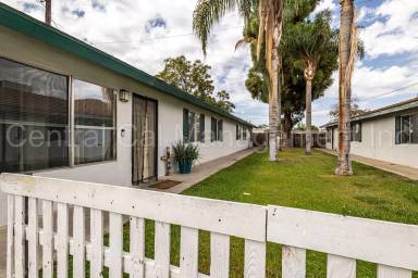 Main picture of 415 Higgins Dr