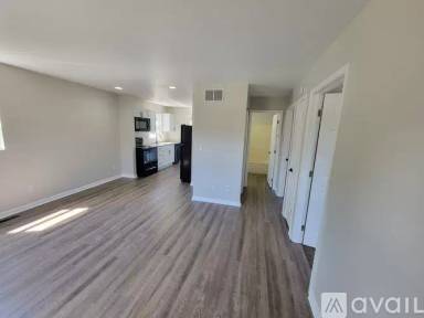Main picture of 2401 Washington Ave